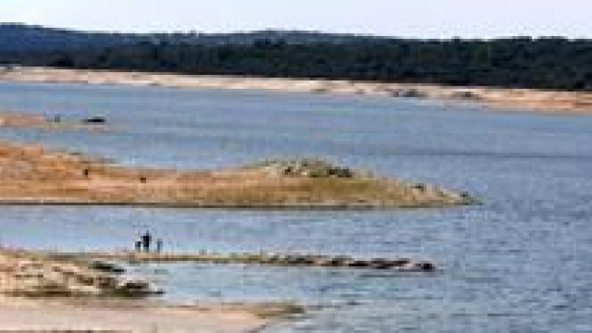 Imagen de archivo del embalse de Valmayor,  donde varios testigos han visto dos cocodrilos
