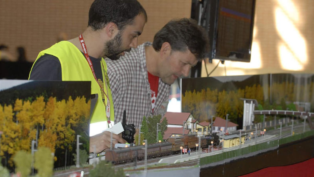 Todas las maquetas de trenes circulan por unas vías controladas por la más avanzada tecnología.