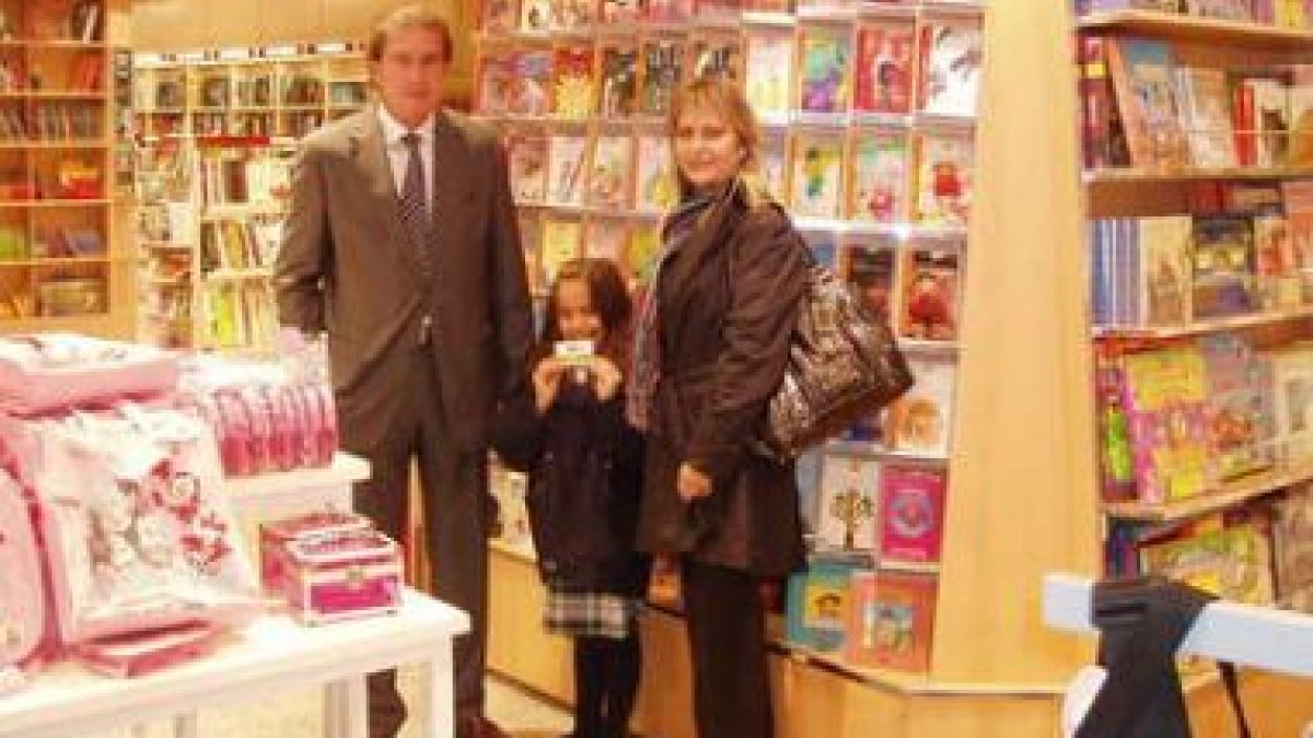 José María Lesmes, Irene Martínez y Mari Ángeles Tascón, en la entrega del premio.
