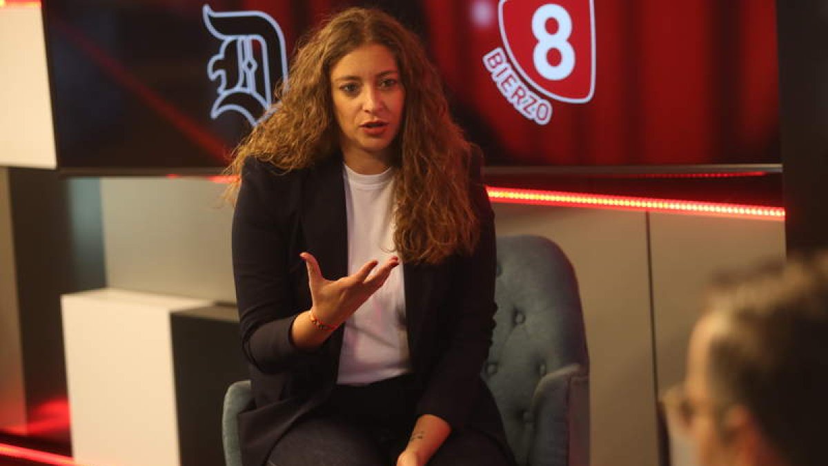 Ester Muñoz, anoche, en un momento de La Tertulia. DE LA MATA