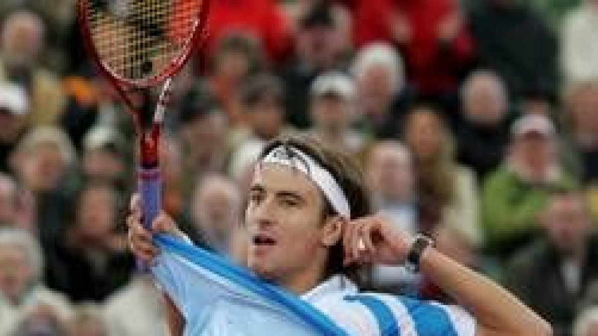 Robredo hace un gesto de satisfacción tras conquistar el torneo de Hamburgo