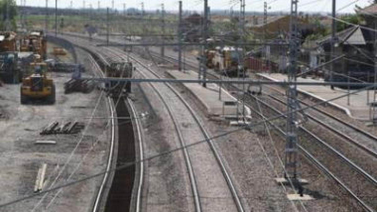 Las obras de la plataforma ya han comenzado en dos de los tramos de la línea del AVE a León