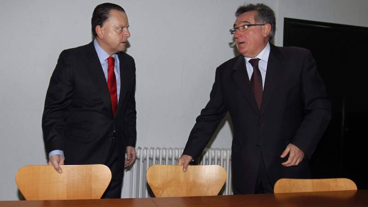Mario Amilivia y David Fernández antes de la reunión.