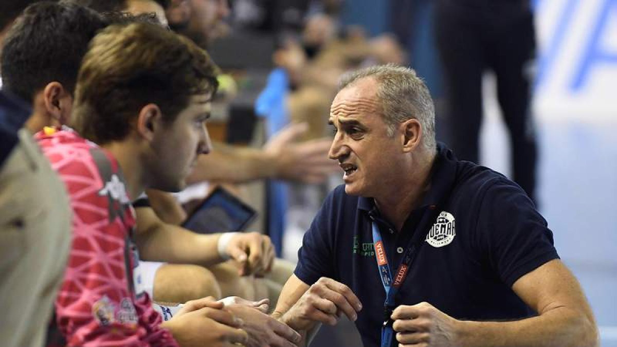 La directiva tiene como prioridad atar a Rafa Guijosa y Nacho Biosca hasta 2021. J. CASARES