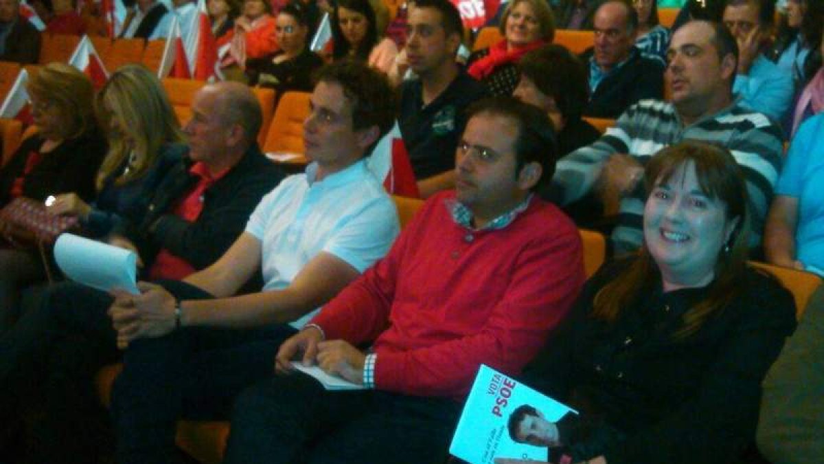 Mario Rivas, Tino Rodríguez y Ana Luisa Durán, ayer, en el mitin de final de campaña.