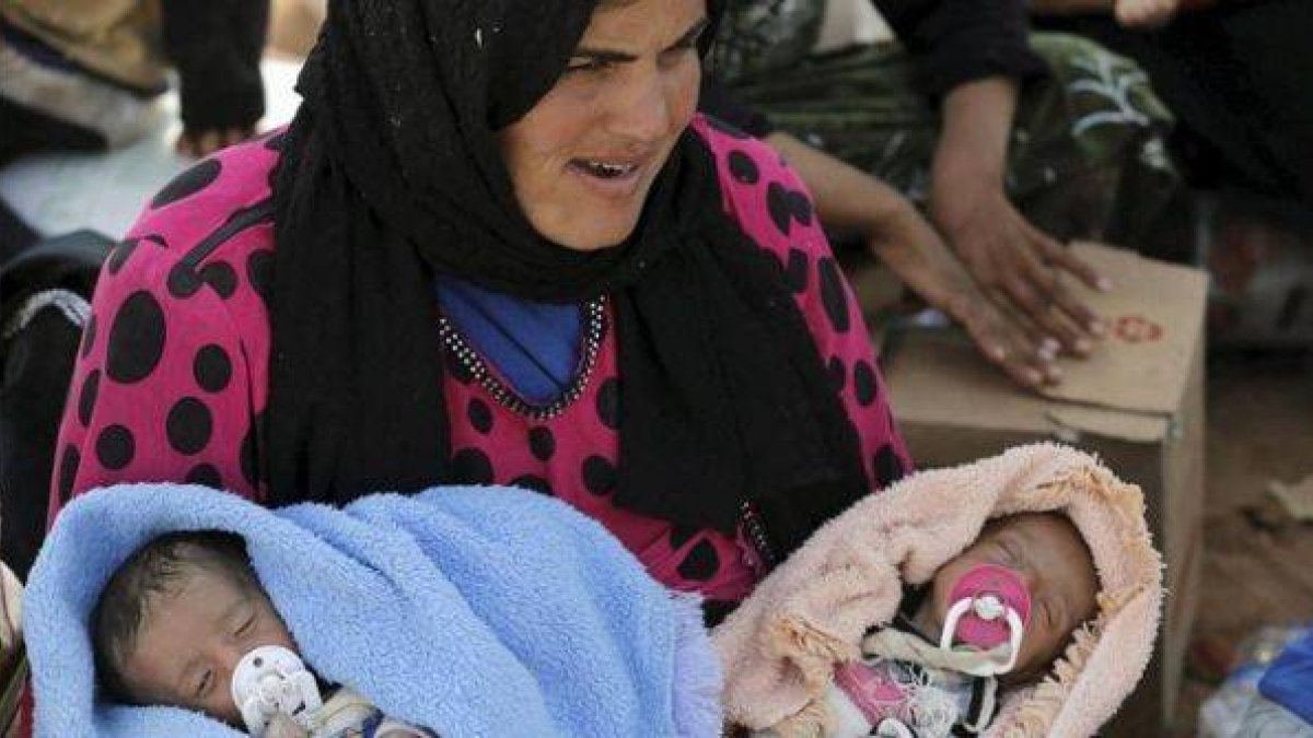 Una refugiada siria en la frontera turca de Akçacale.