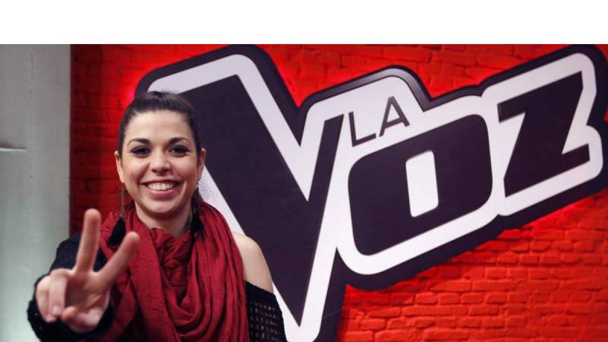 La cantante leonesa Nuria Martínez, conocida ya por los seguidores de ‘La Voz’ como ‘El Bicho’, en el plató del concurso de Telecinco.