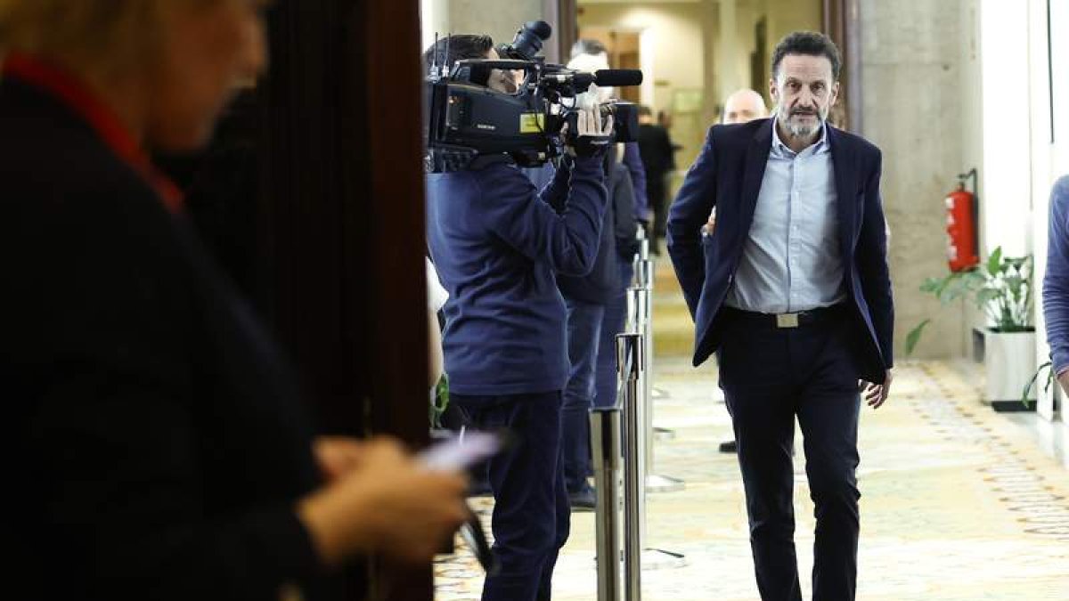 El diputado de Ciudadanos Edmundo Bal a su salida de la reunión de la Junta de Portavoces antes de la pandemia CHEMA MOYA