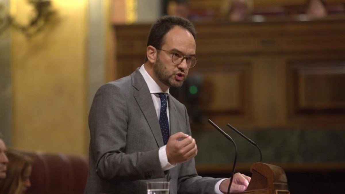 Antonio Hernando, durante su intervención de este miércoles en el debate sobre los Presupuestos.