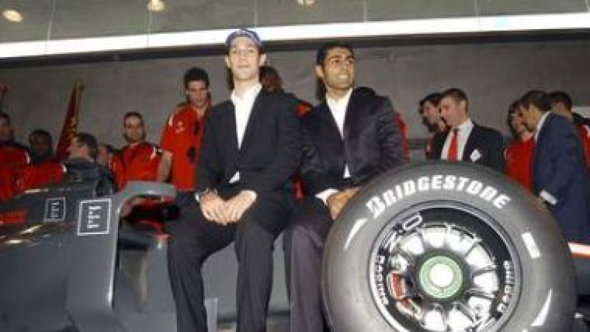 Los pilotos de la Hispania, Bruno Senna y el indio Chandhok.