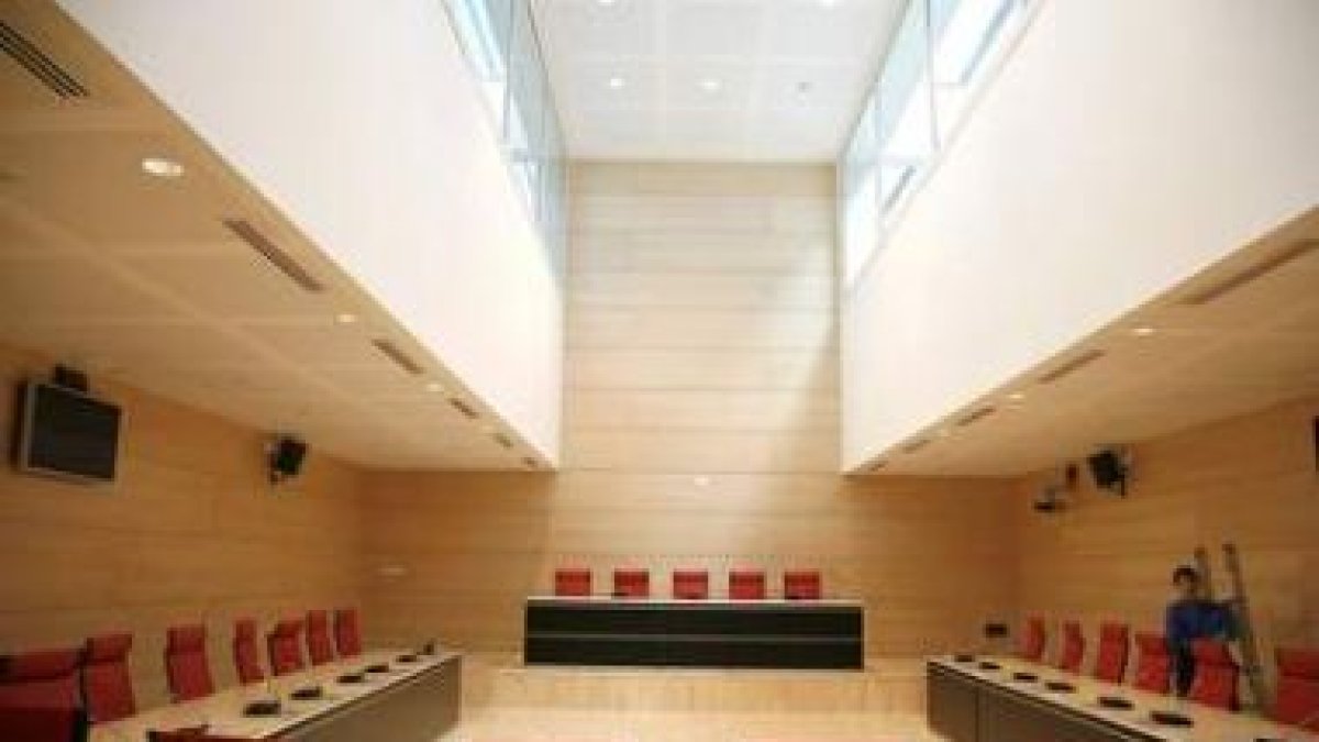 Imagen del nuevo edificio de las Cortes autonómicas, ubicado en la Villa del Prado (Valladolid).