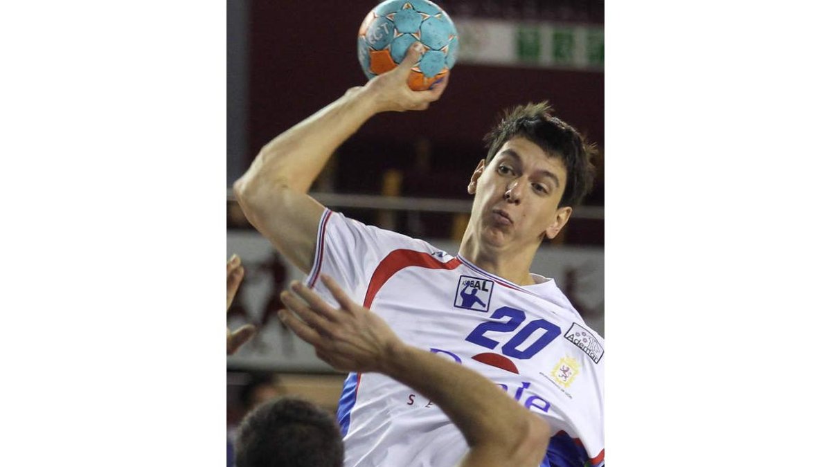 Tatarintsev vuelve tras su lesión.