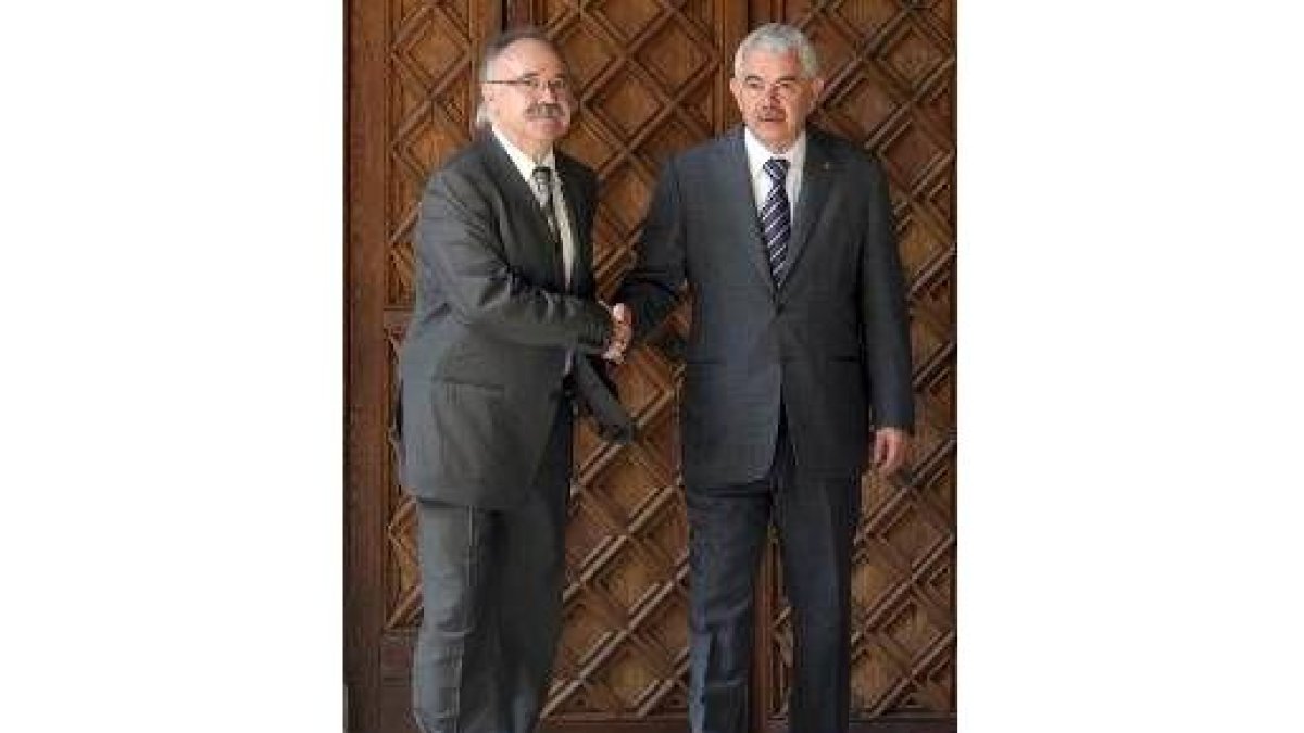 Pasqual Maragall recibe a Carod-Rovira antes de su reunión de ayer