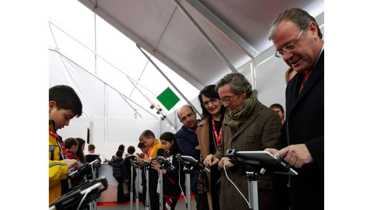 Un momento de la inauguración. JESÚS