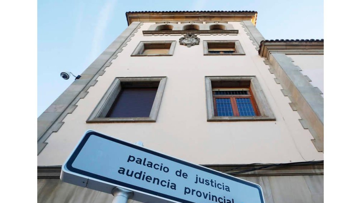 El juicio será en esta sede de la Audiencia de León. RAMIRO