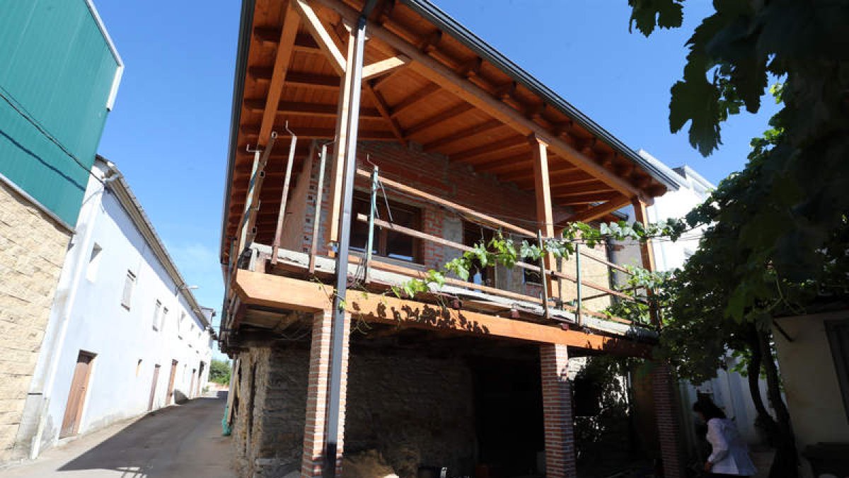 Proyecto vinculado al enoturismo ubicado en la localidad de Villadecanes. A. F. B.