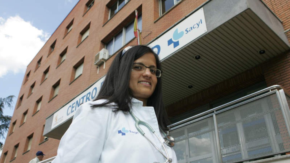 Humera Safir en José Aguado, centro en el que se especializará en Medicina de Familia después de rotar en el hospital.