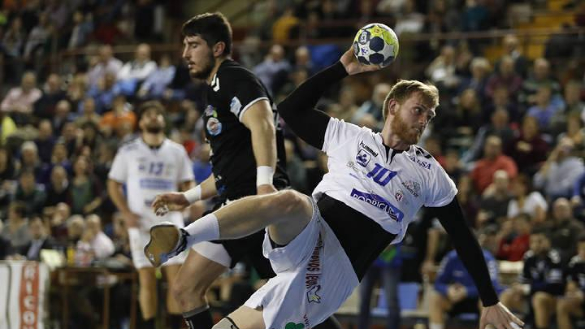 El pivote gallego Diego Piñeiro