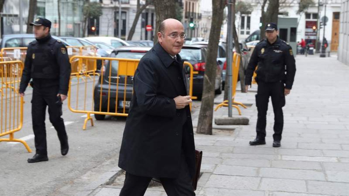 El coronel Pérez de los Cobos. J. J. GUILLÉN