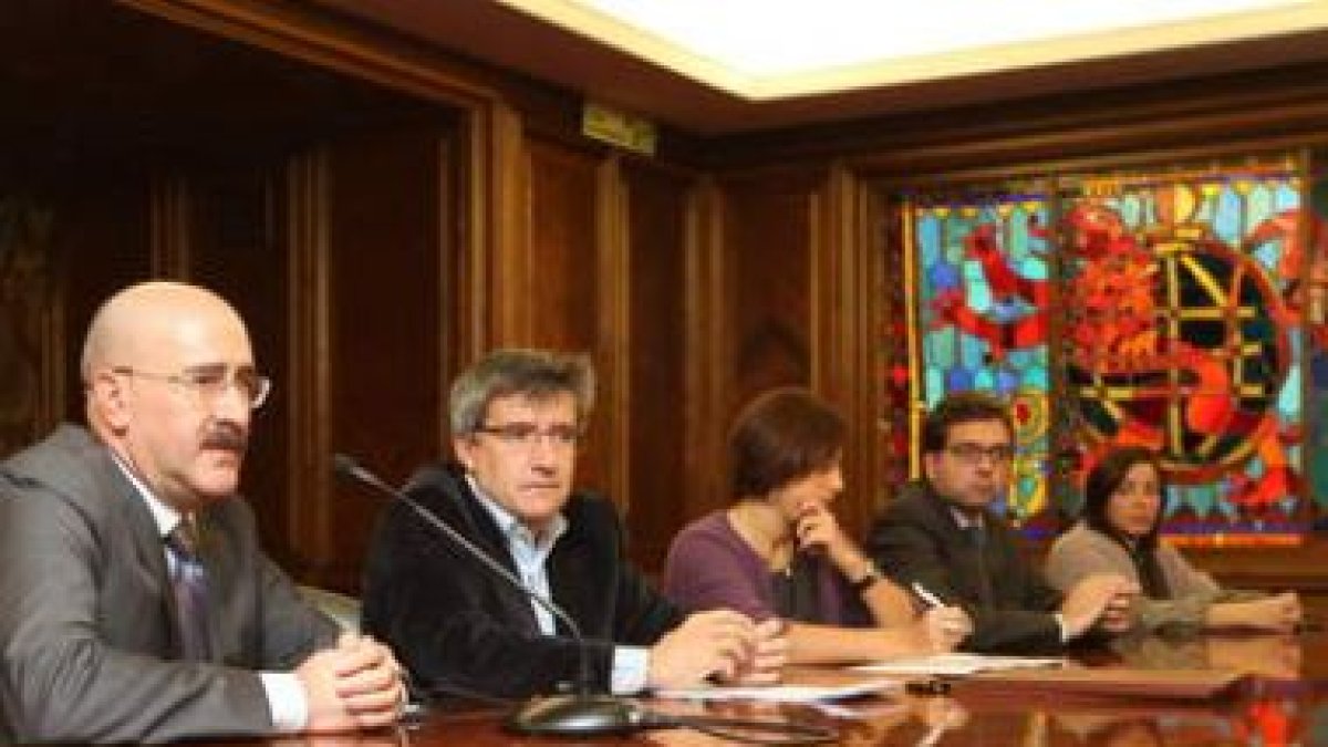 Vidal Gallego, Fernández, Travesí, Llop y Laura Santamaría.