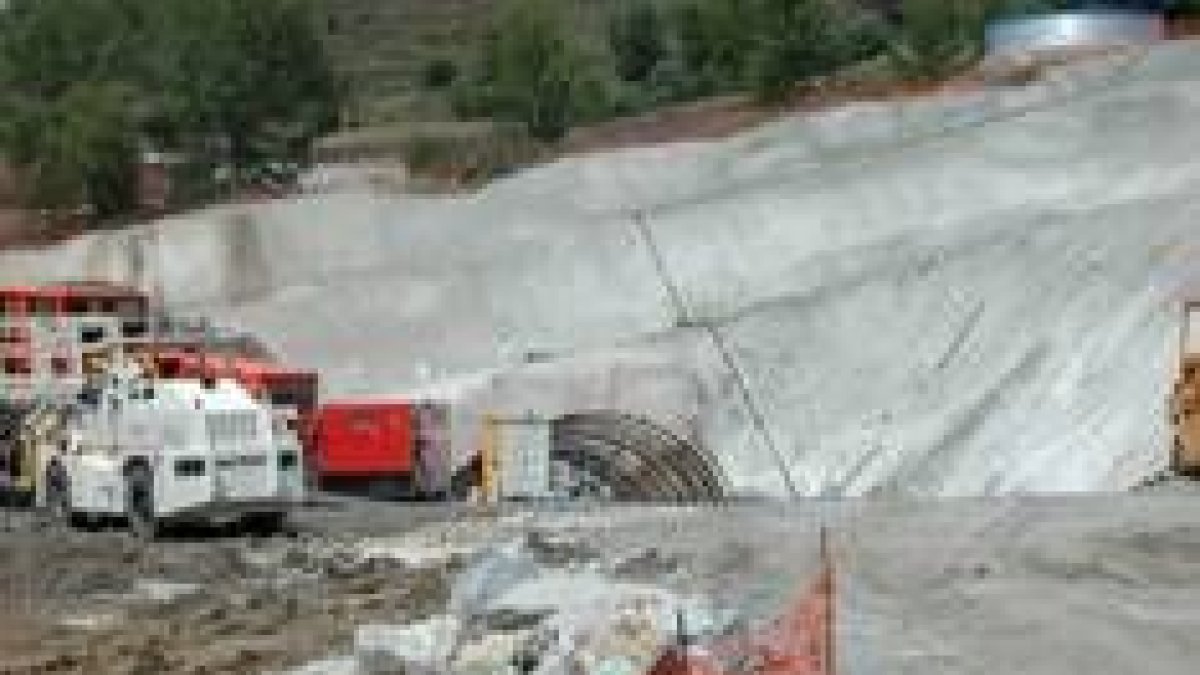 Aspecto de una zona de las obras del Ave en Buiza de Gordón