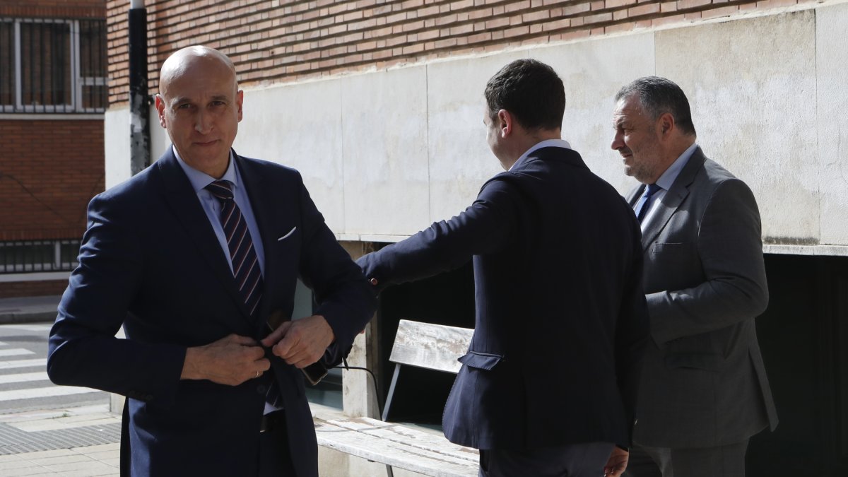 Diez, en una imagen de archivo, en un acto con Cendón. RAMIRO