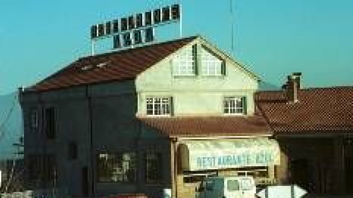 El Restaurante Azul de Montearenas es ya un clásico en la gastronomía berciana