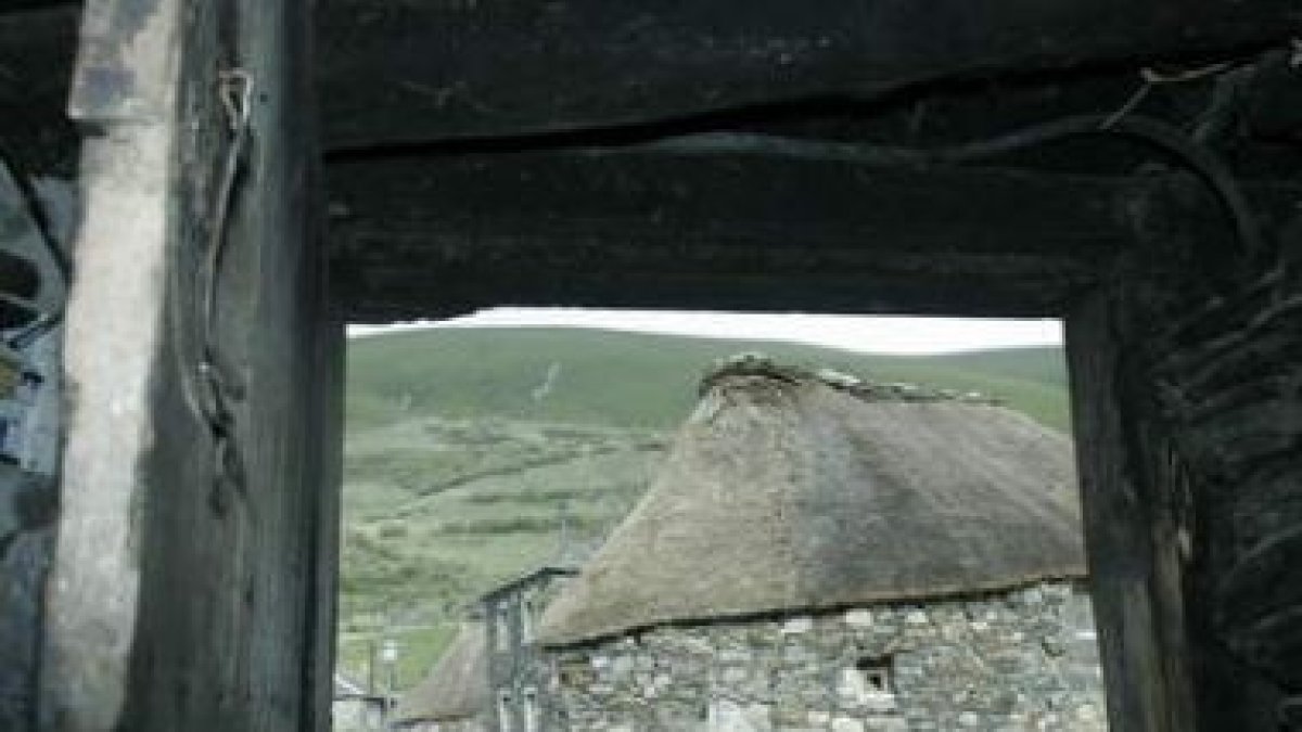 Los proyectos de mejora de patrimonio rural, como pallozas, forman parte de las ayudas.