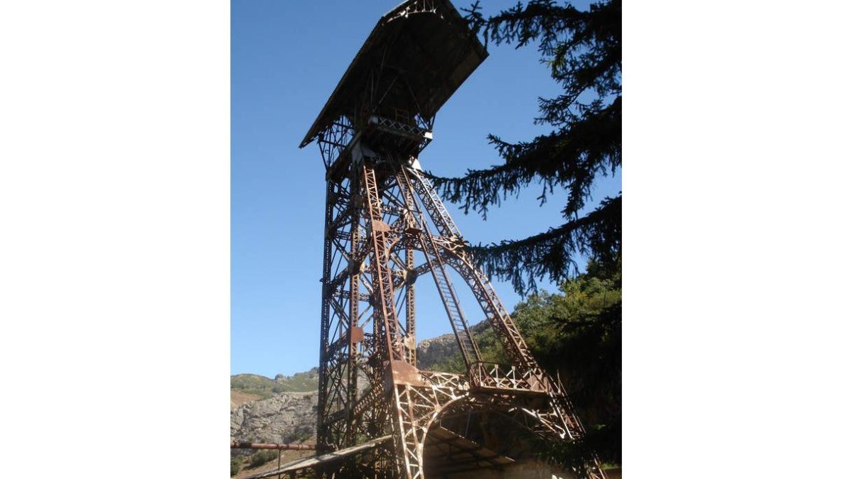 El castillete del Pozo Ibarra data de 1930.