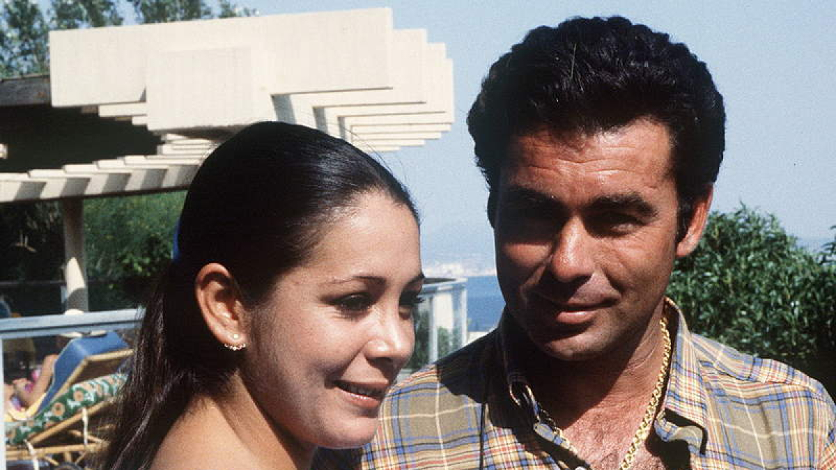 Pantoja y Paquirri, anunciando su embarazo aquel mismo año de 1983, en unas vacaciones en Mallorca