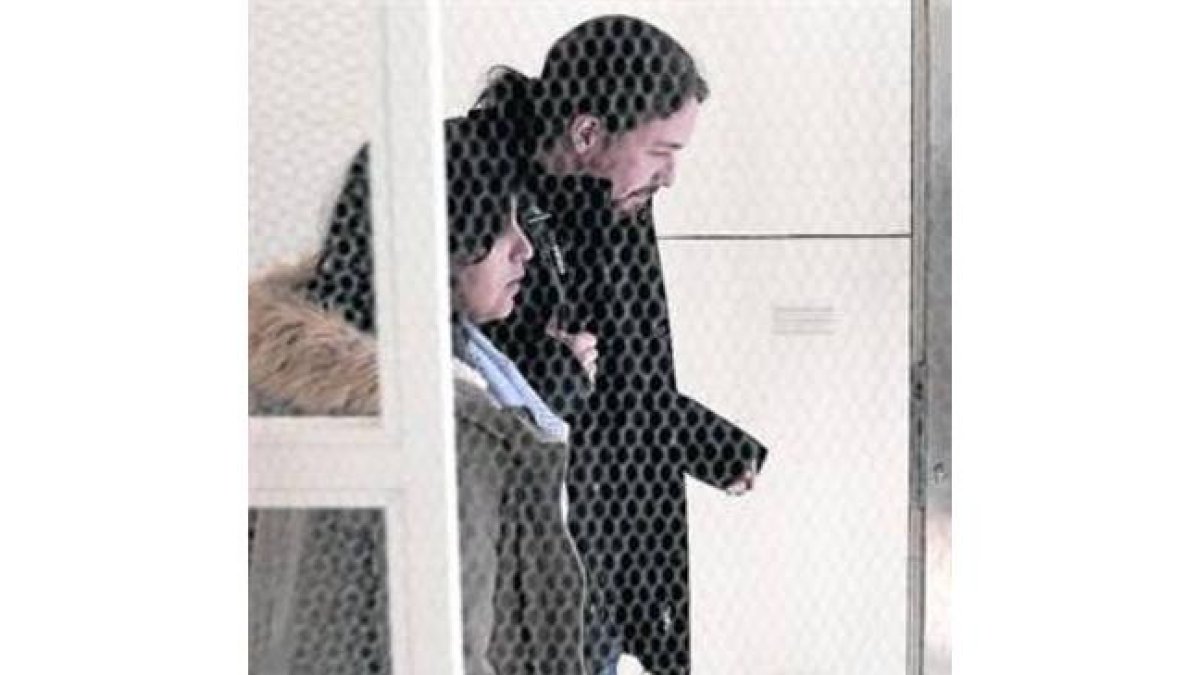 Pablo Iglesias sale de la reunión de la ejecutiva de Podemos.