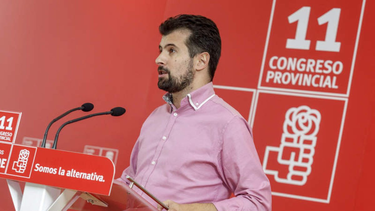 Luis Tudanca durante la clausura del Congreso del PSOE celebrado en Burgos. SANTI OTERO