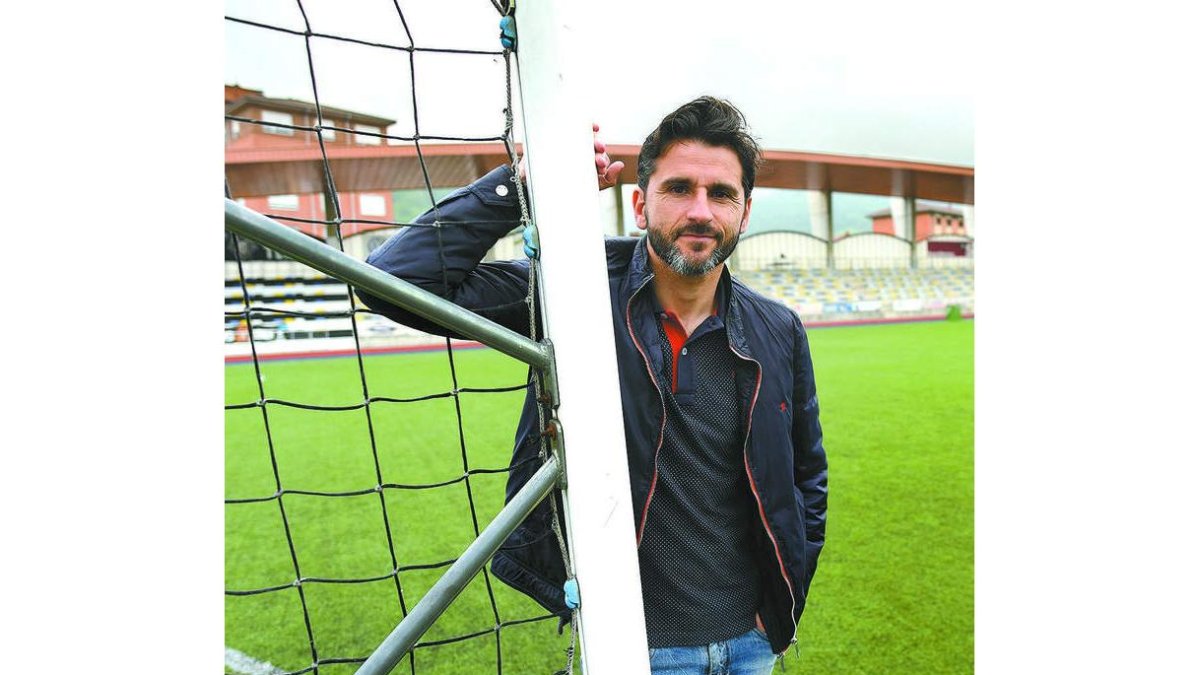 Iván Ania tiene como objetivo la permanencia tras el ascenso obtenido en junio. ASTURIASDIARIO