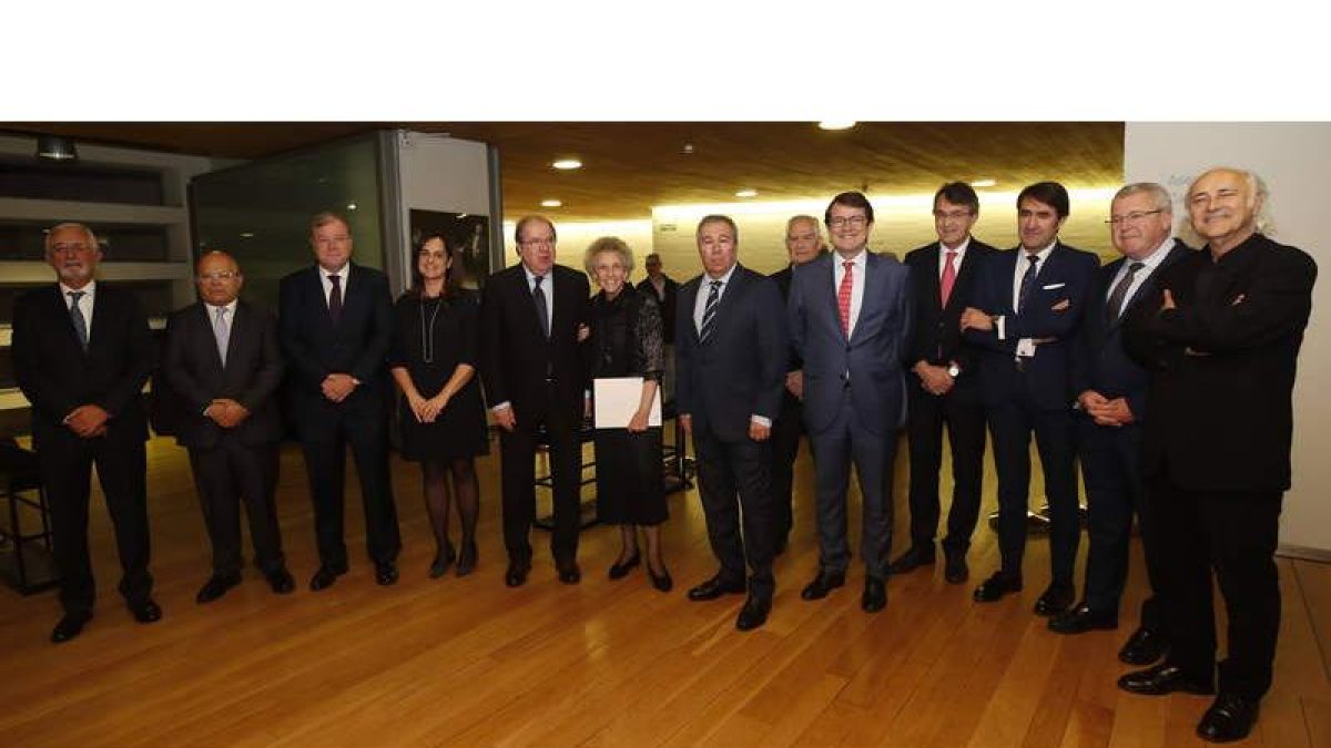 Santiago Sarmiento, Faustino Sánchez, Antonio Silván, Adriana Ulibarri, Juan Vicente Herrera, Margarita Moráis, Joaquín S.Torné, Guillermo García, Alfonso Fernández Mañueco, Juan Martínez Majo, Juan Carlos Suárez-Quiñones, Rodríguez Hevia y Amancio Prada