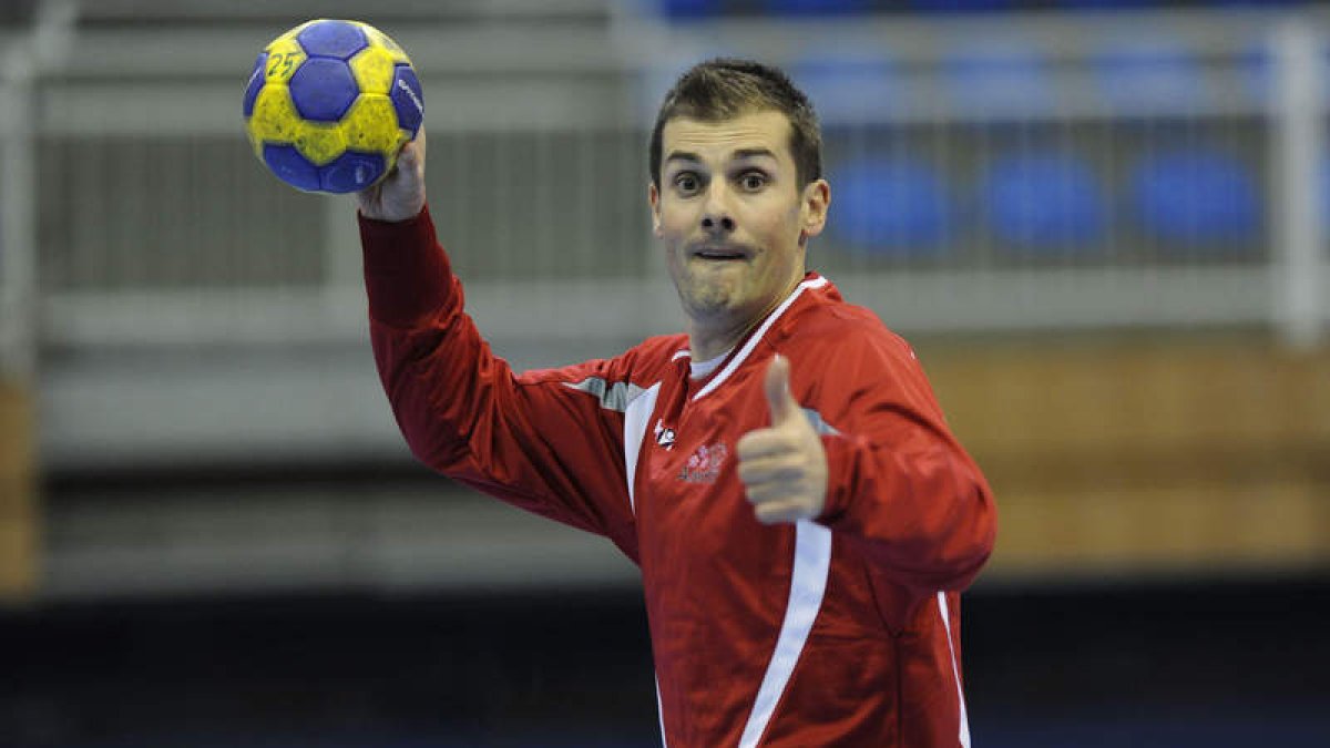 El central serbio del equipo leonés, Dalibor Cutura, disputará en breve el Europeo en su país.