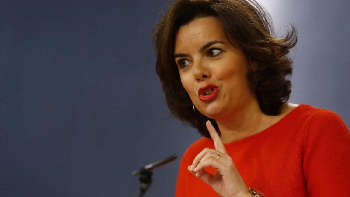 La vicepresidenta del Gobierno, Soraya Sáenz de Santamaría, en la rueda de prensa posterior al Consejo de Ministros.