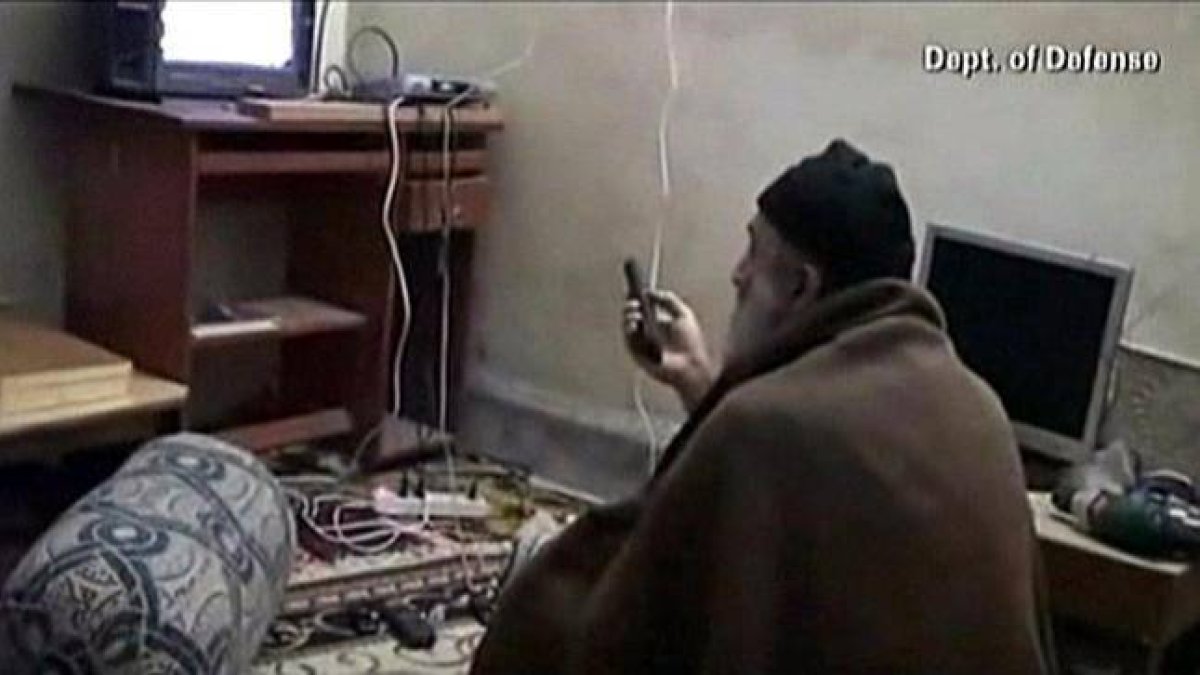 Osama bin Laden en su refugio de Afganistán.