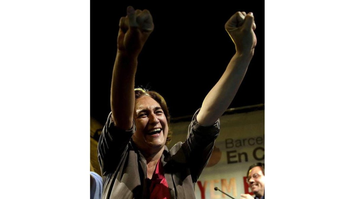 Ada Colau, ayer, celebrando la victoria.