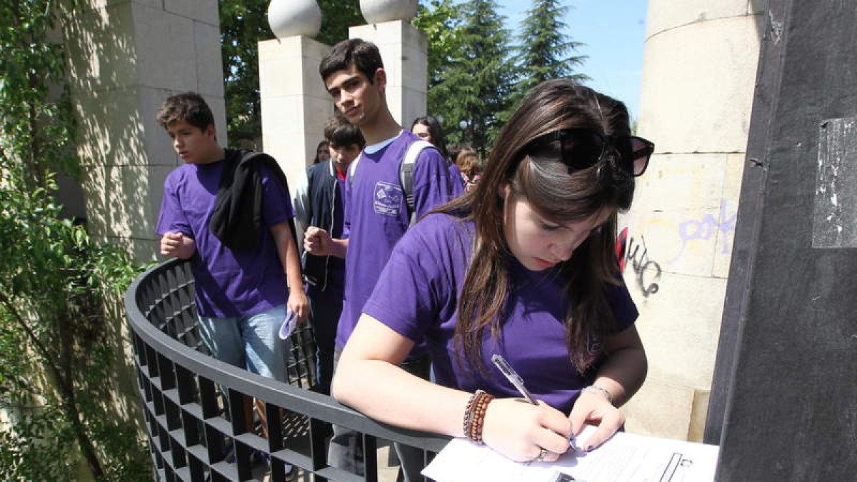 Participantes en una Olimpiada Matemática anterior celebrada en Ponferrada.