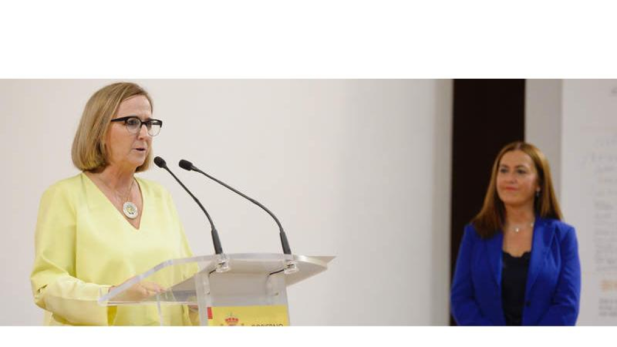 La presidenta de la CHD toma posesión del cargo en Valladolid. efe