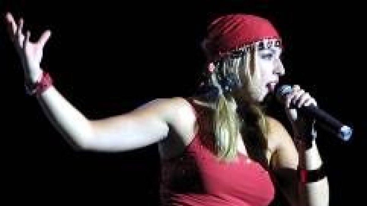 Gisela actúa esta noche en la plaza Mayor en la gala de elección de la reina de las fiestas