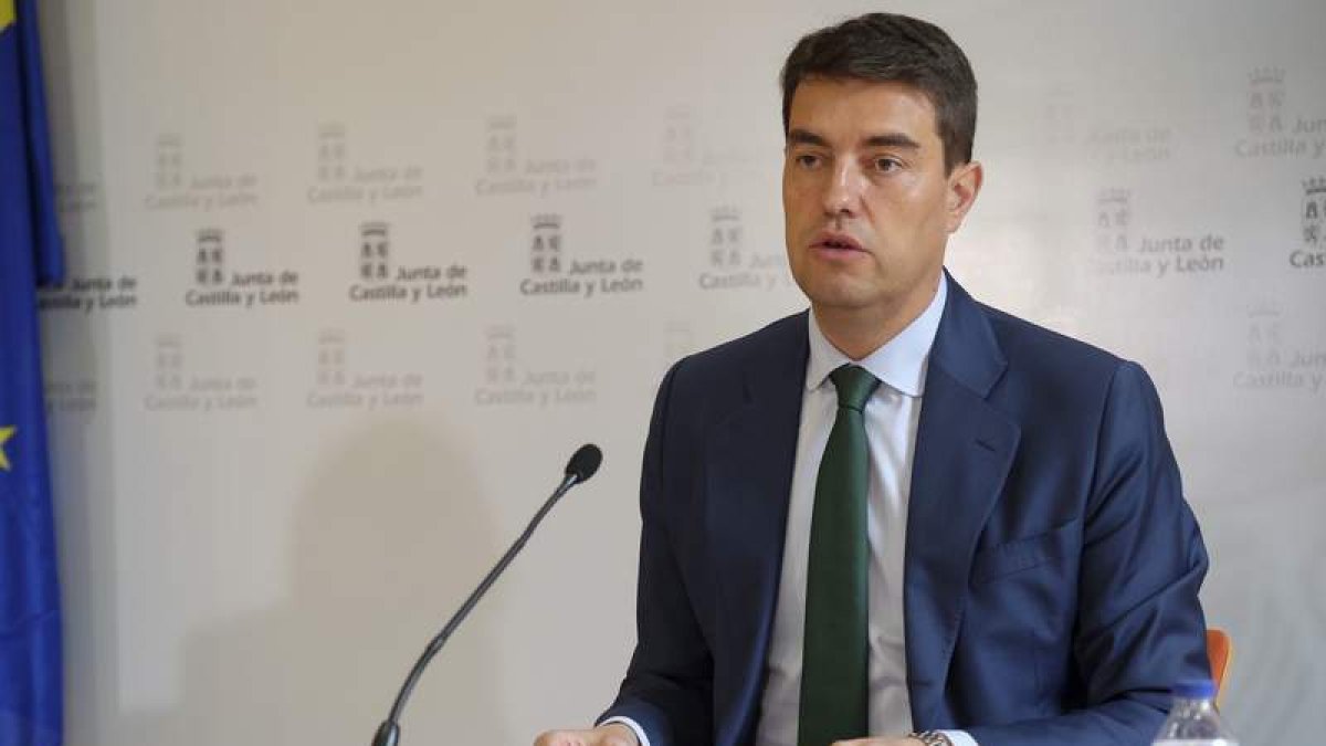 El consejero de Presidencia de la Junta de Castilla y León, Ángel Ibáñez, en una rueda de prensa. JCYL