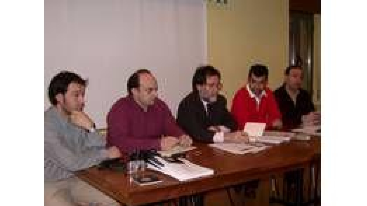 Algunos de los participantes en el encuentro de Benavides