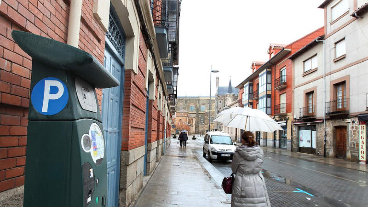 Máquina expendedora de tickets de la ORA en Astorga.