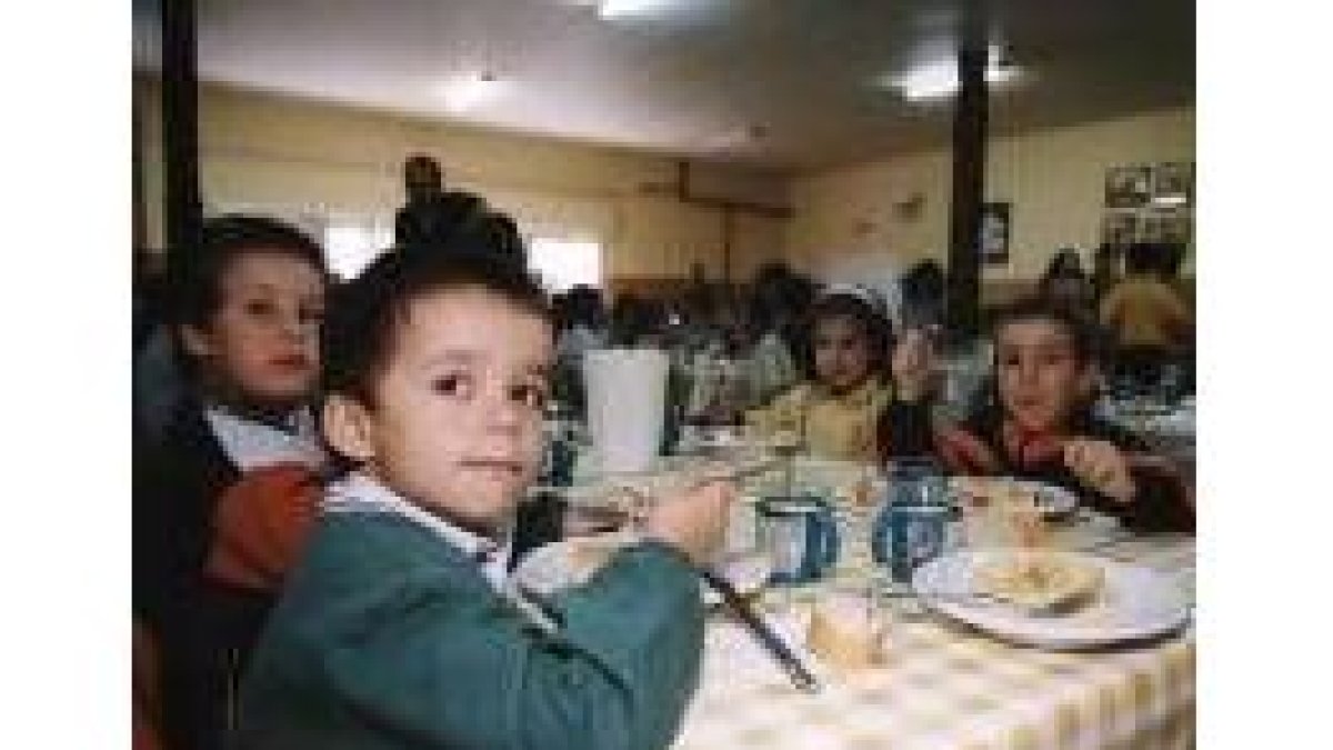Cada vez es mayor el número de escolares que comen en los colegios