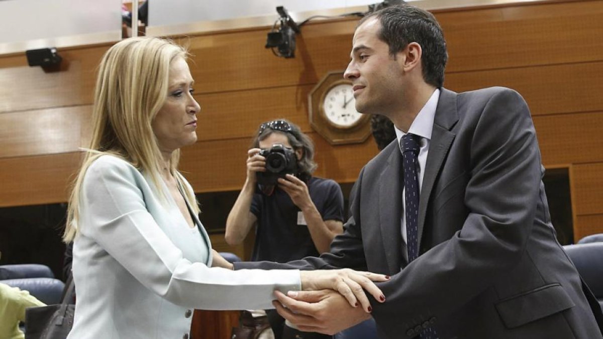 Ciudadanos condicionó su apoyo al PP a que cualquier cargo público que falsificara su currículum debería dimitir.