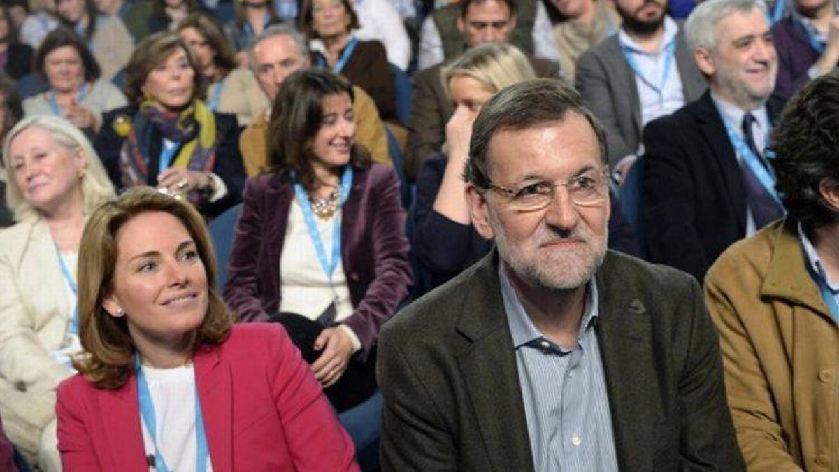 Arantza Quiroga, junto a Rajoy, durante el congreso del PP vasco, este sábado en San Sebastián.