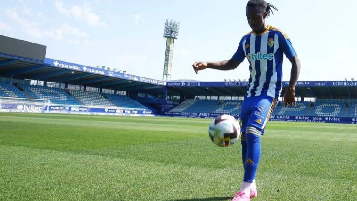 Aldair tiene contrato y tendrá que volver a la Deportiva una vez finalizada la temporada. L. DE LA MATA