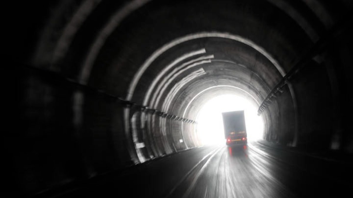Túnel de la autopista AP-66. JESÚS F. SALVADORES