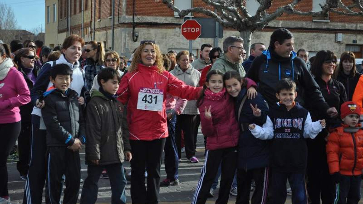 La carrera comenzó en las proximidades del centro cívico y recorrió toda la localidad.